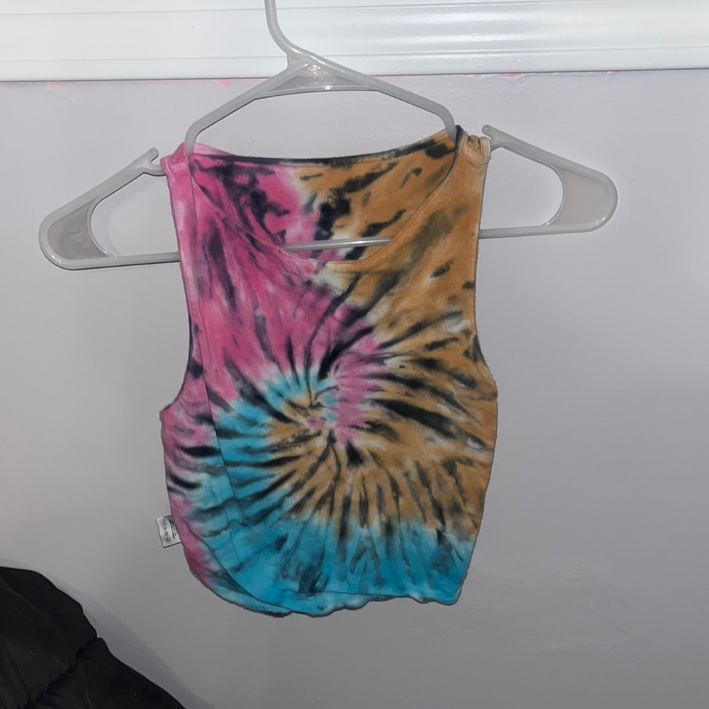 tie dye crop top